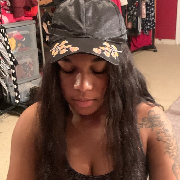 Cute hat - Picture 4 of 4